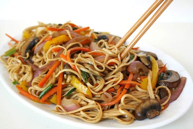 vegetable lo mein the garden grazer meatless meals on a budget